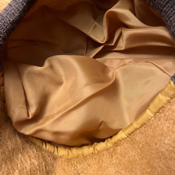 Vintage Camel-coloured Mohair Cap - Picture 3 of 4